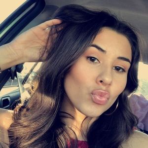 Meet your Posher, Thalia